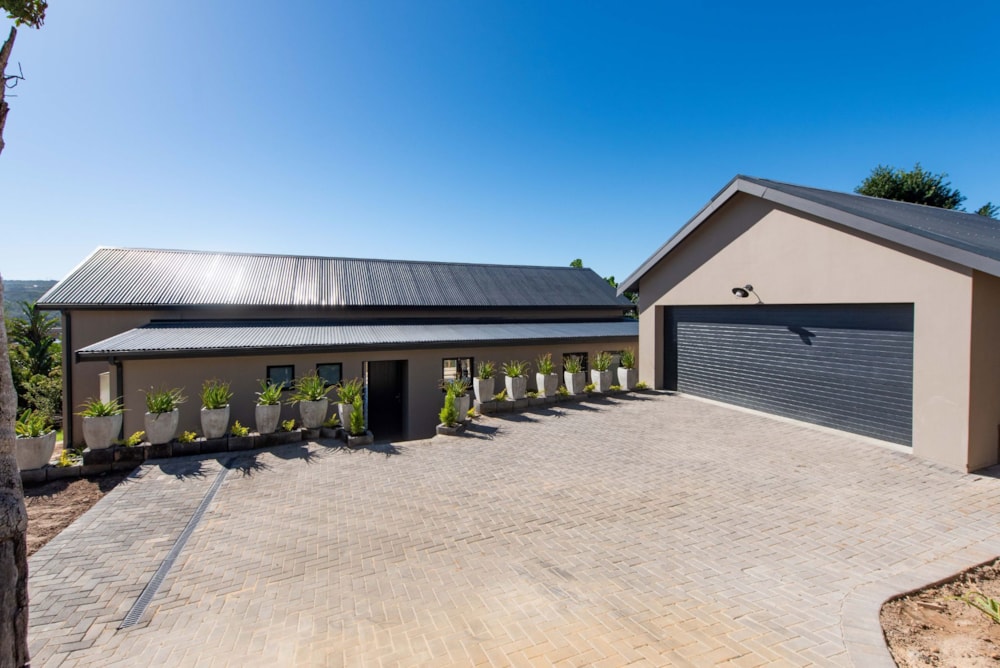 Security complex home for sale in Phantom Pass - 1KG1641730