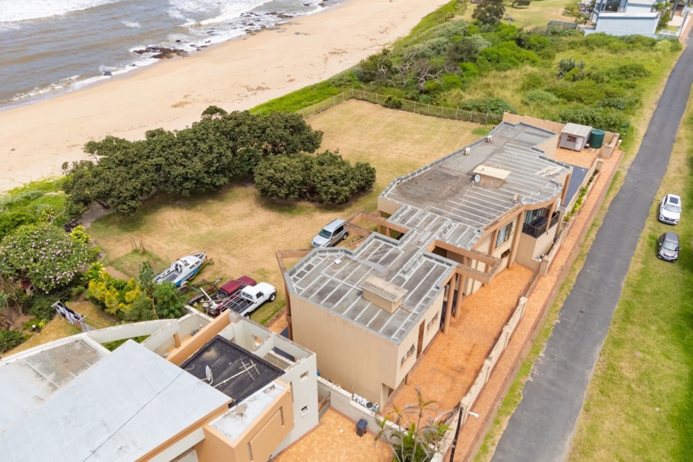 Beachfront villa for sale in Oslo Beach, Port Shepstone - 1PX1647552 Beachfront villa for sale in Oslo Beach, Port Shepstone - 1PX1647552