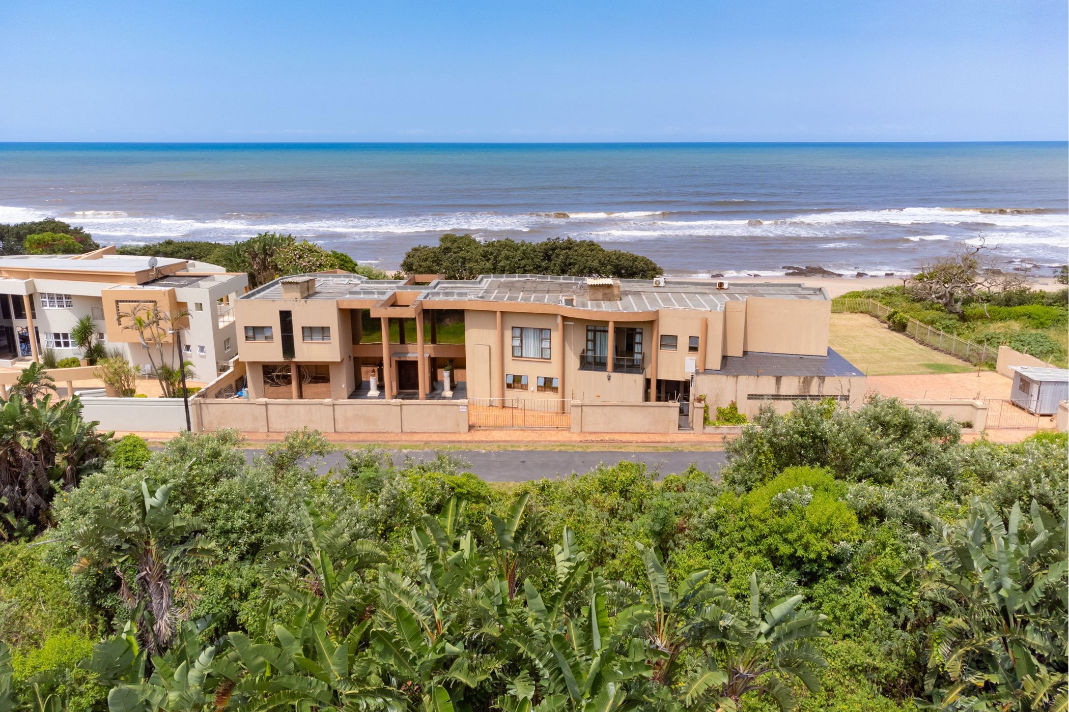 Beachfront villa for sale in Oslo Beach, Port Shepstone - 1PX1647552