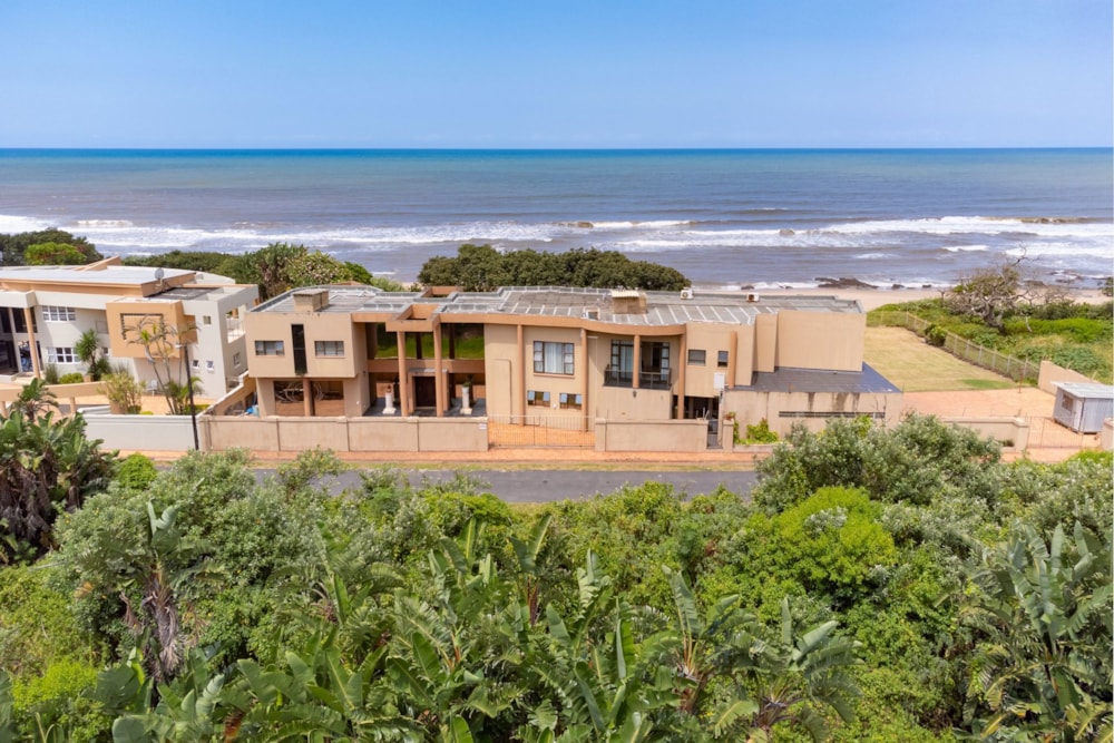 Beachfront villa for sale in Oslo Beach, Port Shepstone - 1PX1647552