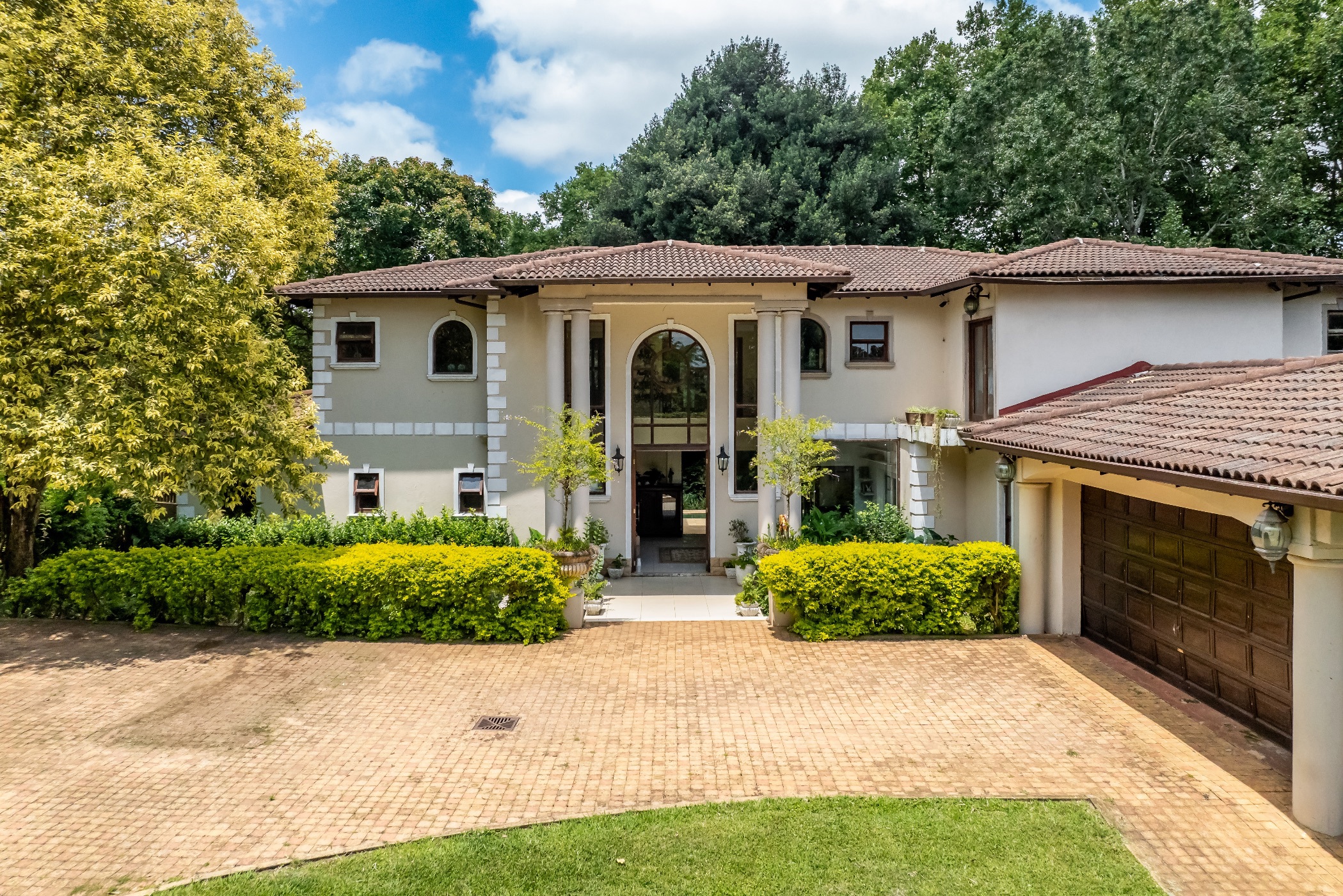 Double-storey house for sale in Hillcrest, Upper Highway - 1KF1643609