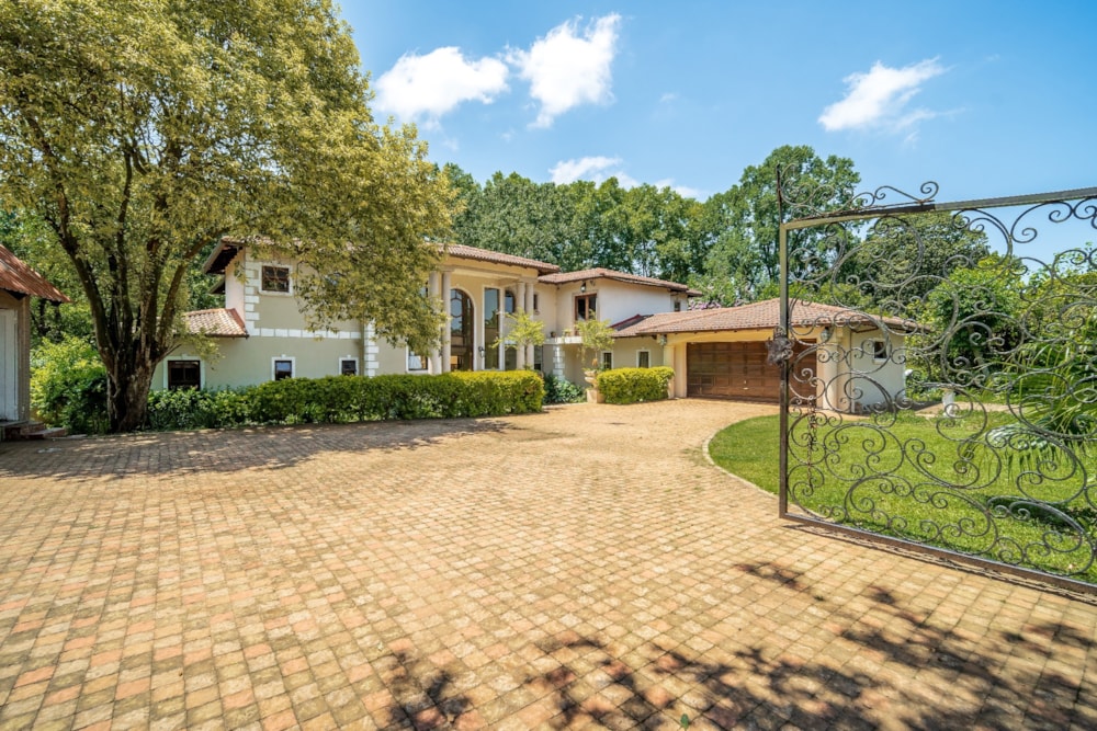 Double-storey house for sale in Hillcrest, Upper Highway - 1KF1643609 Double-storey house for sale in Hillcrest, Upper Highway - 1KF1643609