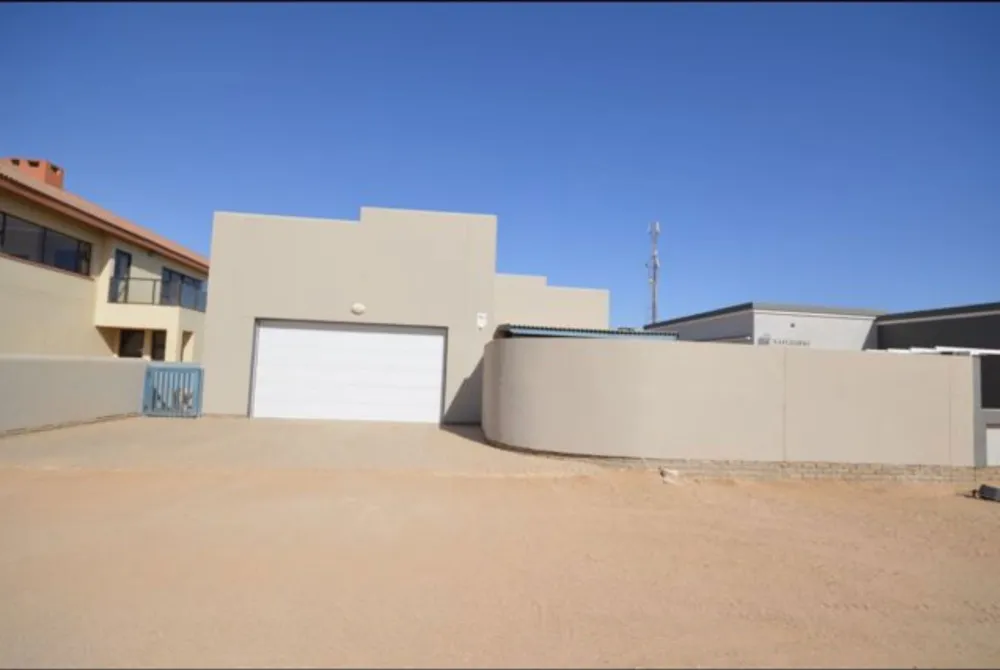 House for sale in Henties Bay, Namibia - 3NM1643747 House for sale in Henties Bay, Namibia - 3NM1643747