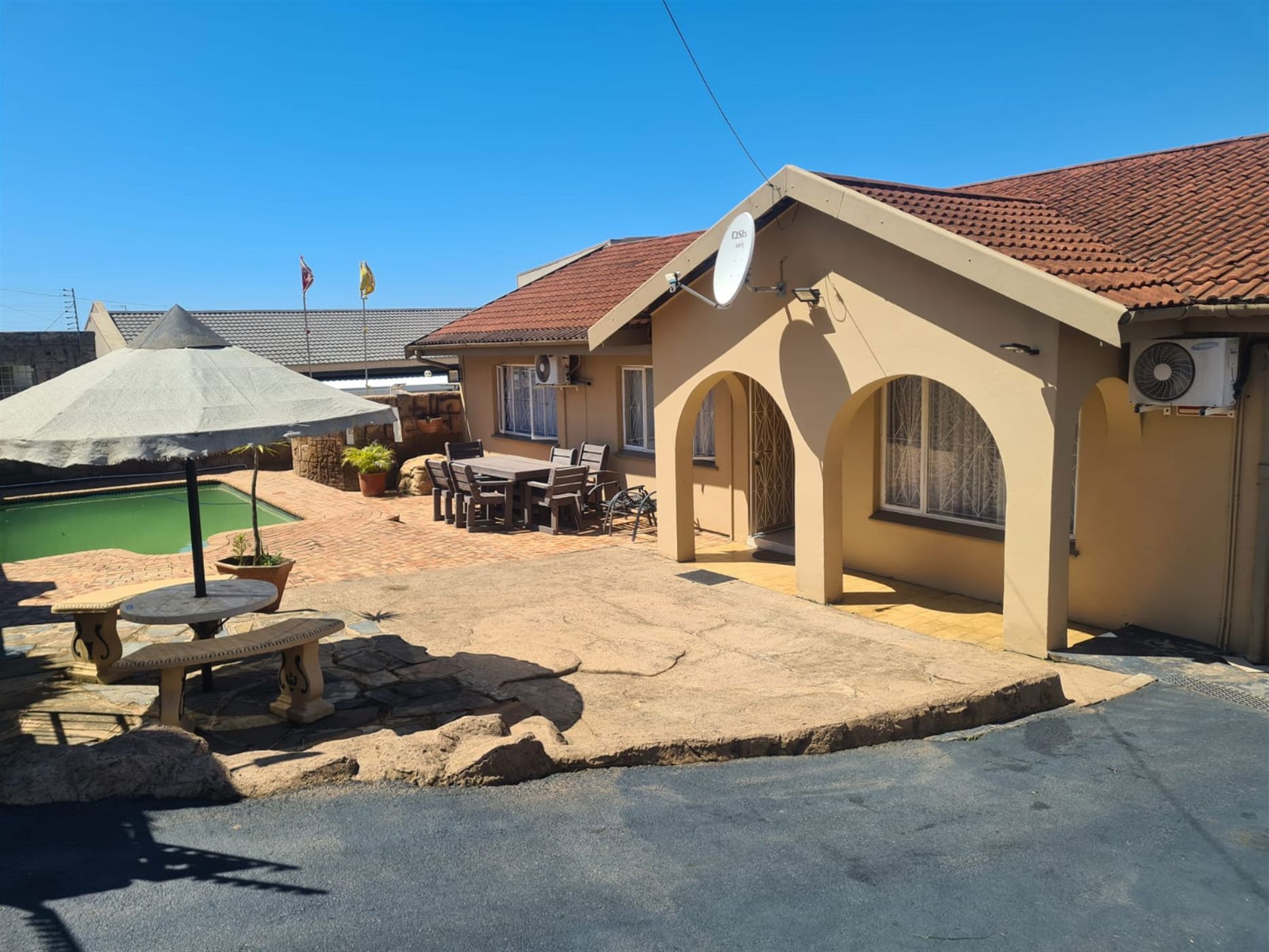 House for sale in Burlington Heights - 1PU1645283