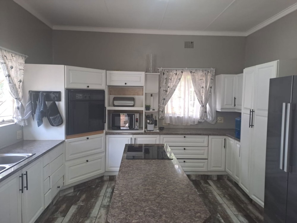 House let in St Helena - 1WM1696792