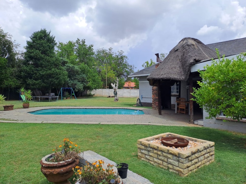 House let in St Helena - 1WM1696792