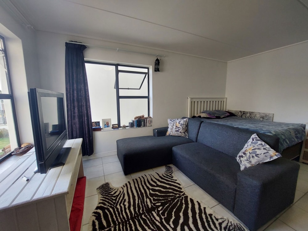 Studio apartment let in Gordons Bay - SWL1685674