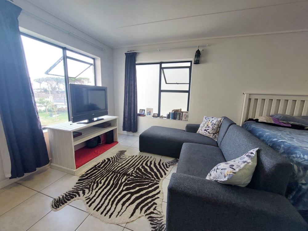 Studio apartment let in Gordons Bay - SWL1685674