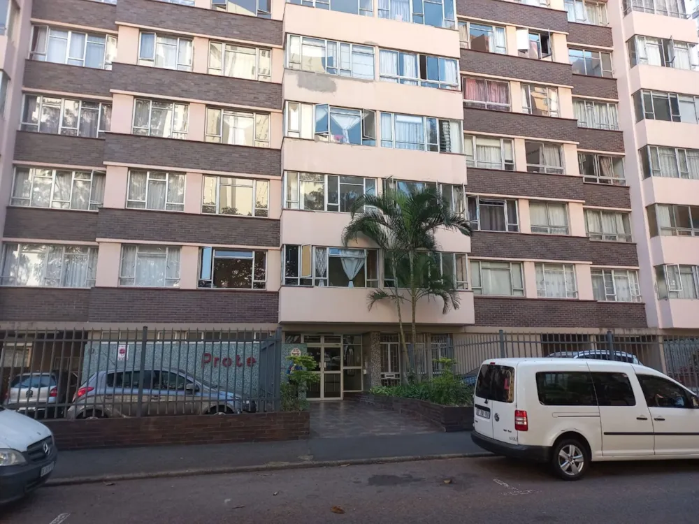 Apartment for sale in North Beach Durban - 1DA1645915 Apartment for sale in North Beach Durban - 1DA1645915