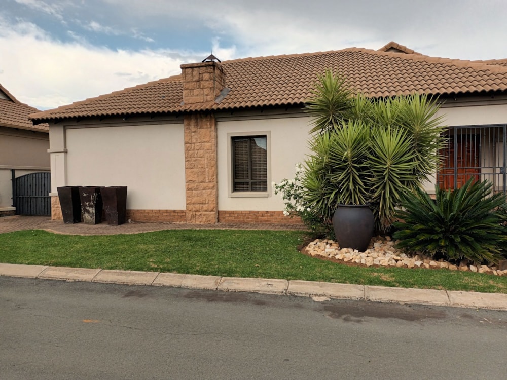 Townhouse to rent in Sunair Park - 1BJ1749274 Townhouse to rent in Sunair Park - 1BJ1749274