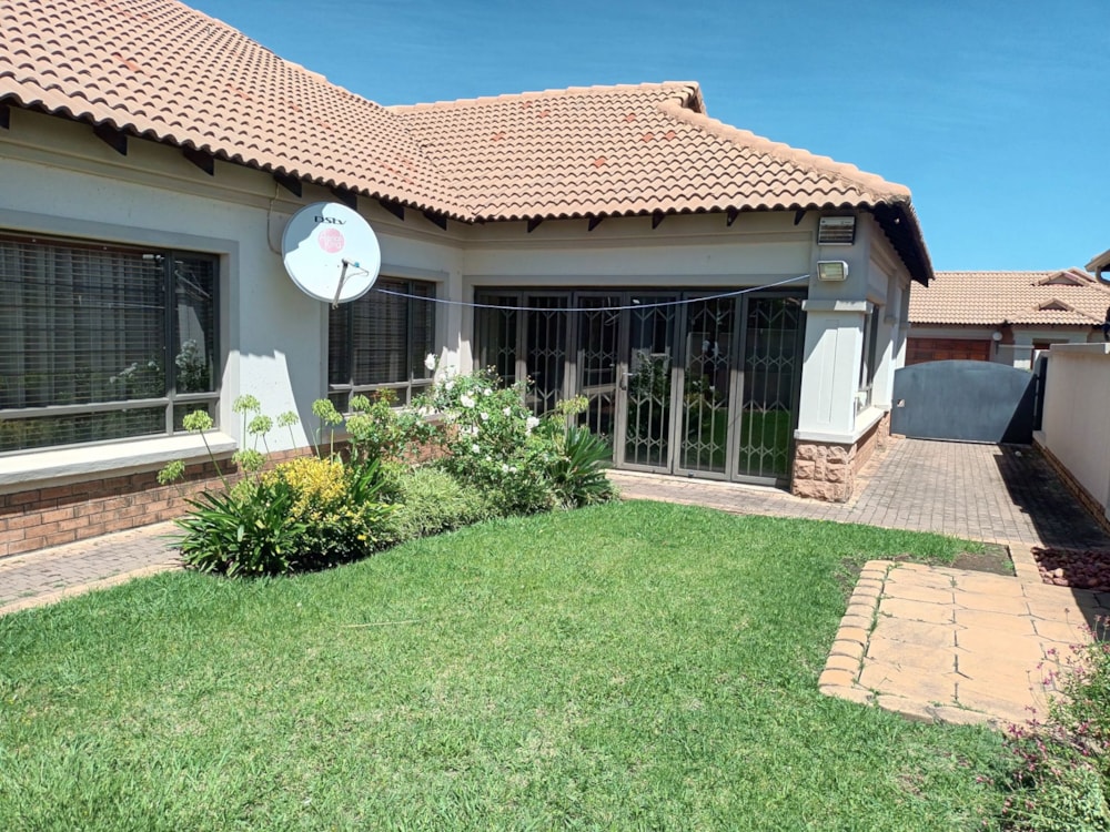 Townhouse to rent in Sunair Park - 1BJ1749274 Townhouse to rent in Sunair Park - 1BJ1749274