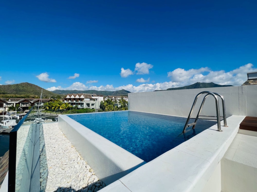 Beachfront villa to rent in Black River, Mauritius - MUR1646890 Beachfront villa to rent in Black River, Mauritius - MUR1646890