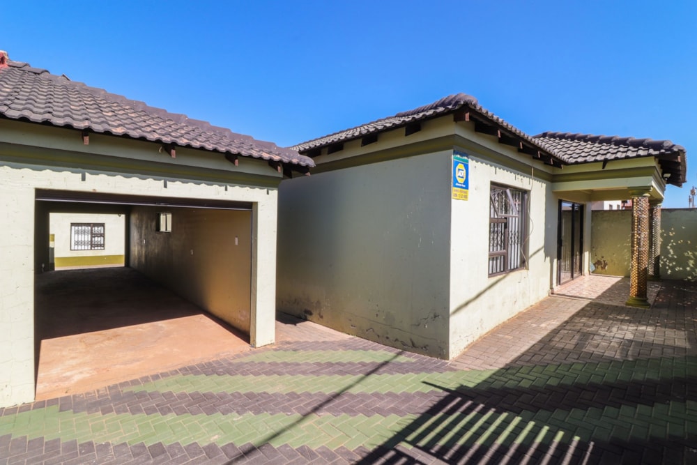 House for sale in Lenasia South - 1GV1702554 House for sale in Lenasia South - 1GV1702554