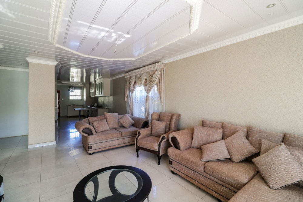 House for sale in Lenasia South - 1GV1702554