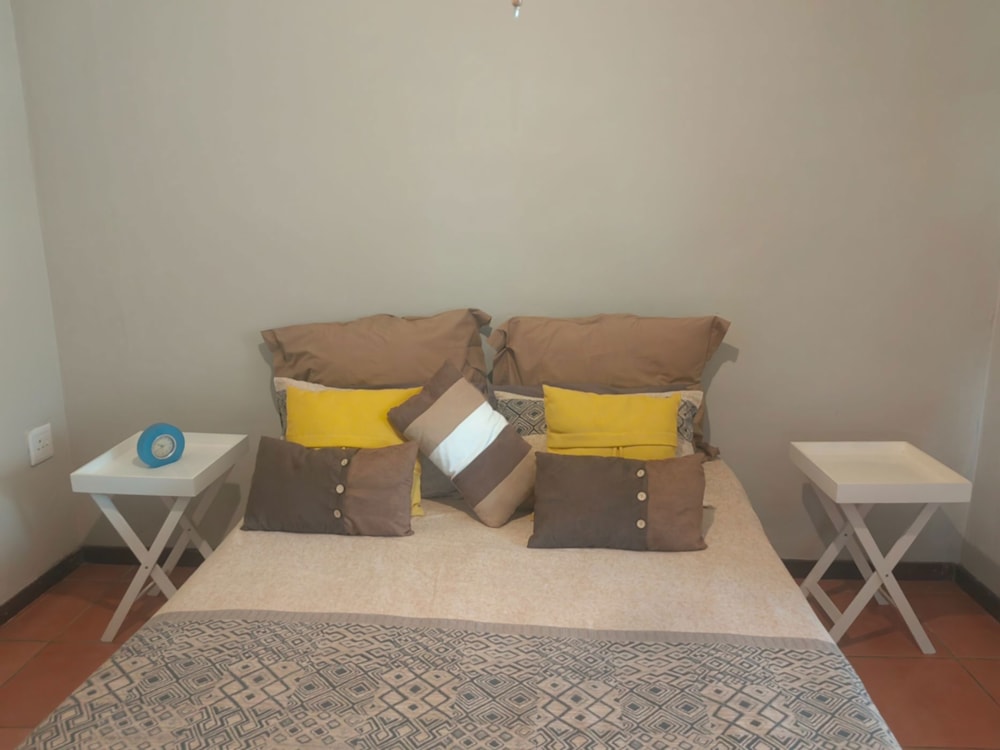 Smallholding for sale in Rhenosterkop - 1NS1647095