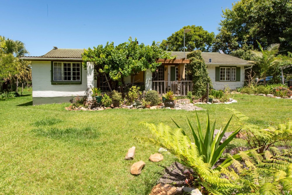 Lifestyle property for sale in Tsitsikamma - 1KG1647837