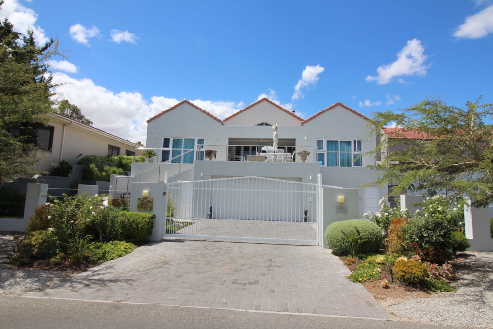 Double-storey house for sale in Port Owen - LA1647380