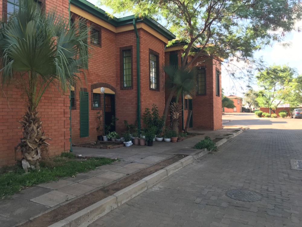 Townhouse for sale in Block 5, Botswana - 3BO1662776