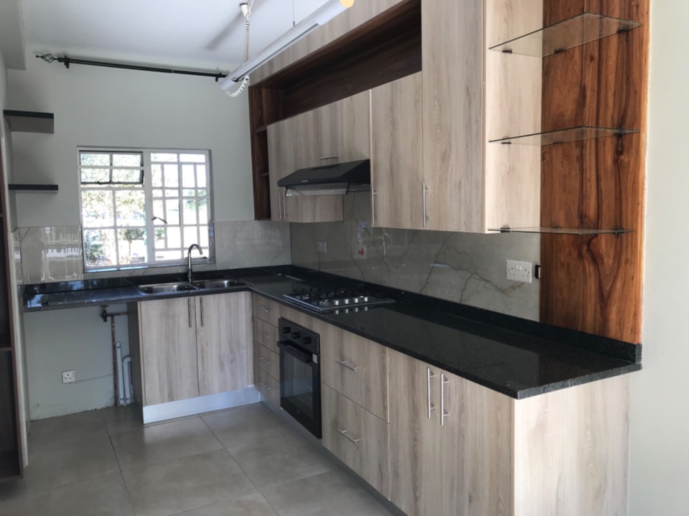 Townhouse for sale in Block 5, Botswana - 3BO1662776