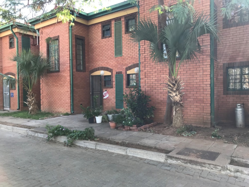 Townhouse to rent in Block 5, Botswana - 3BO1737892