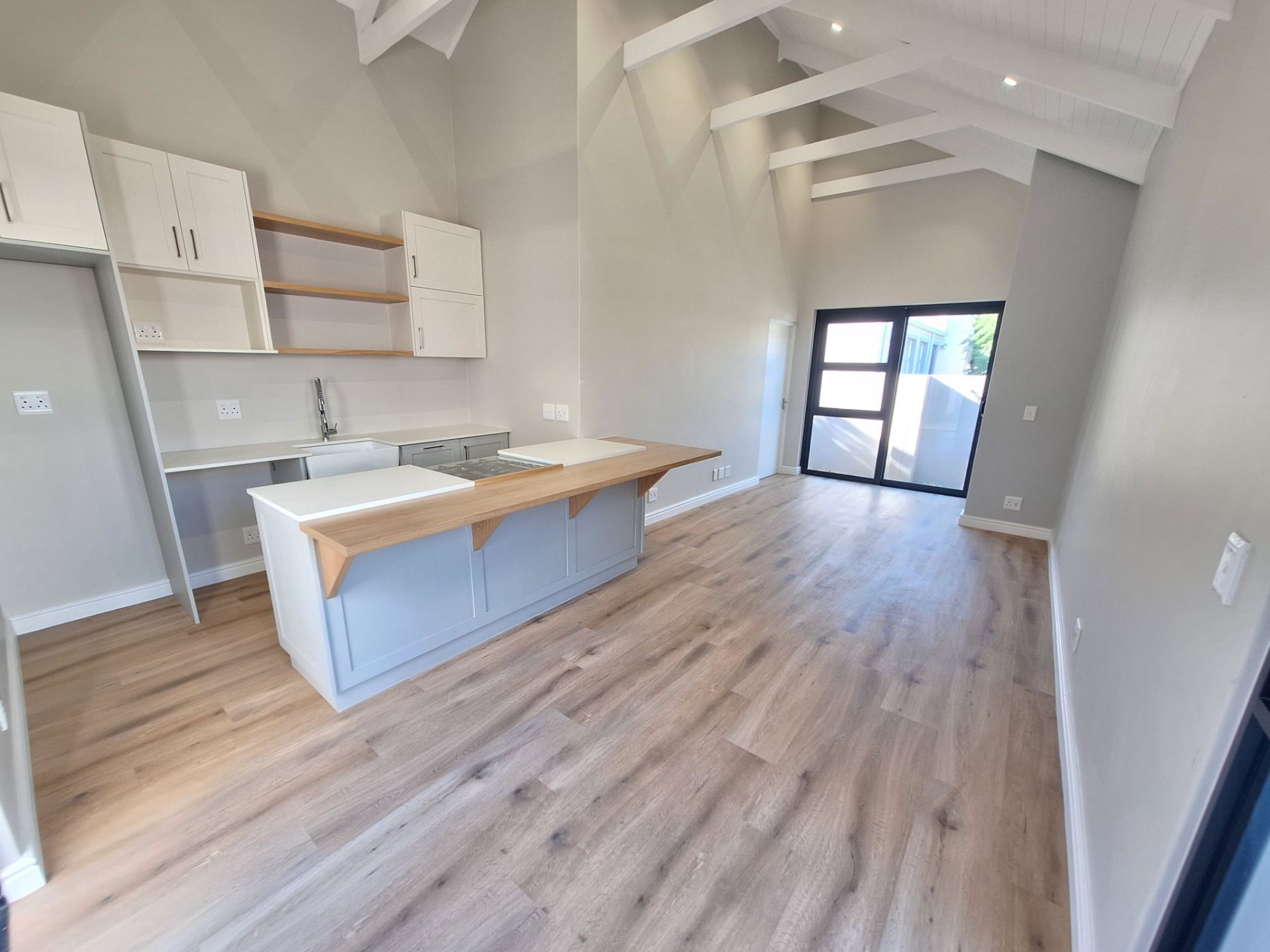 Apartment let in Sandbaai - ONL1702738