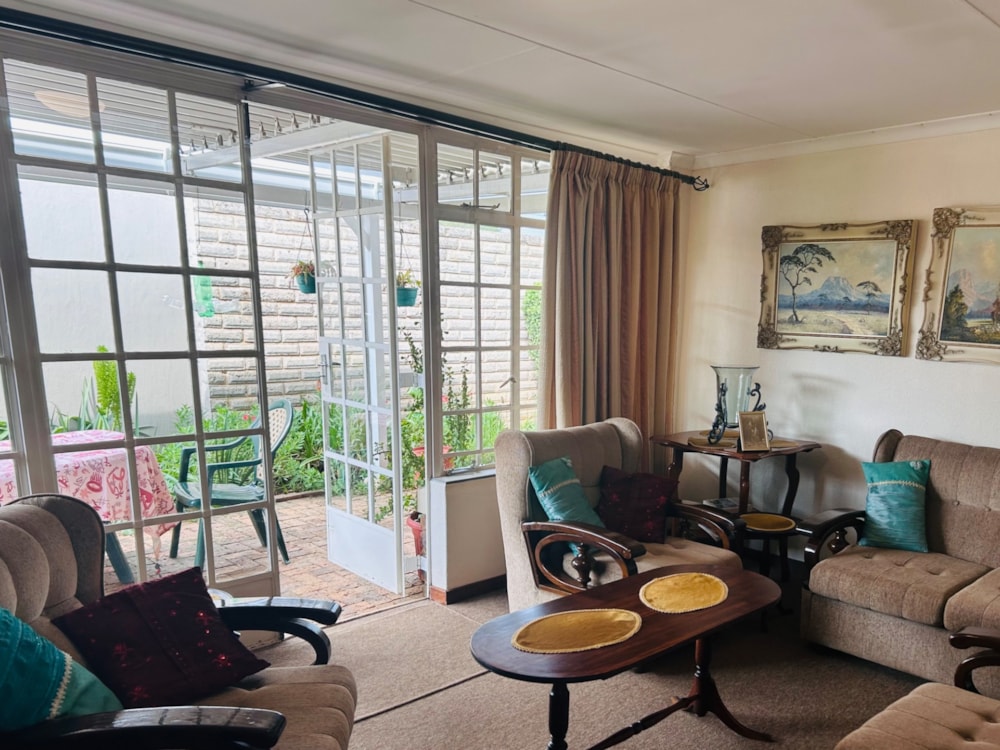 Garden retirement home for sale in Three Rivers East - 1VT1647689