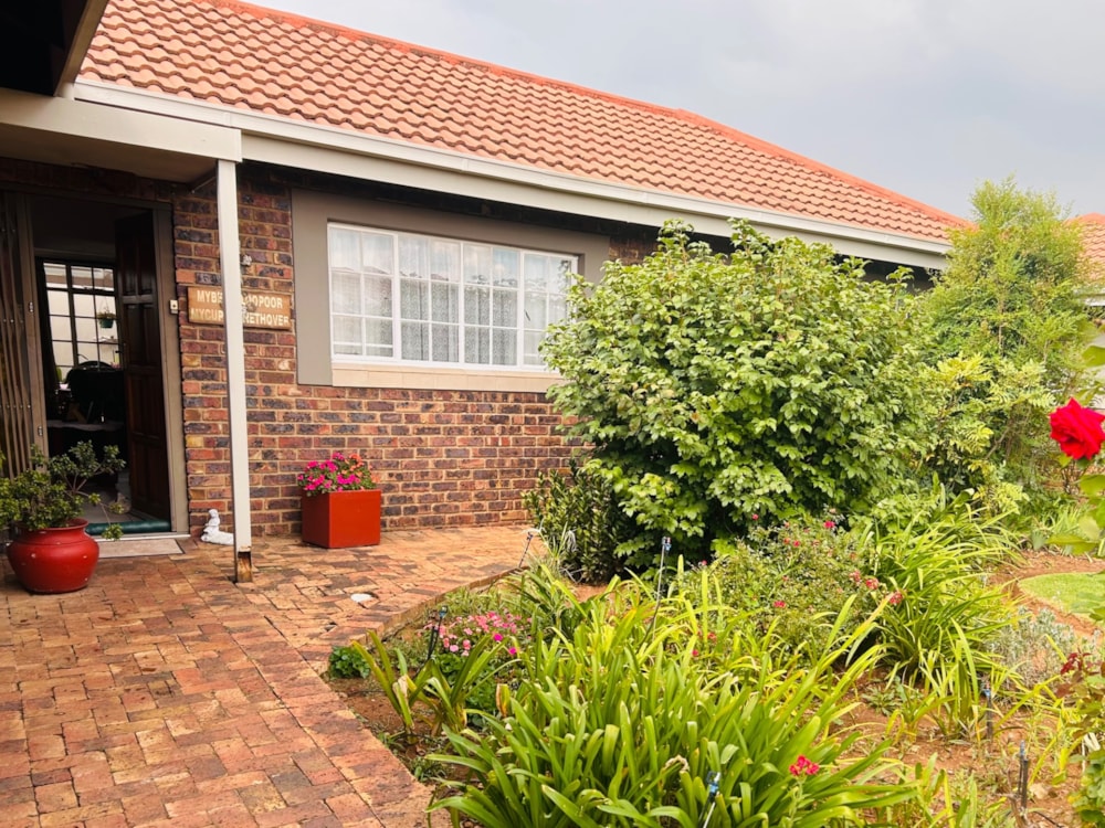 Garden retirement home for sale in Three Rivers East - 1VT1647689