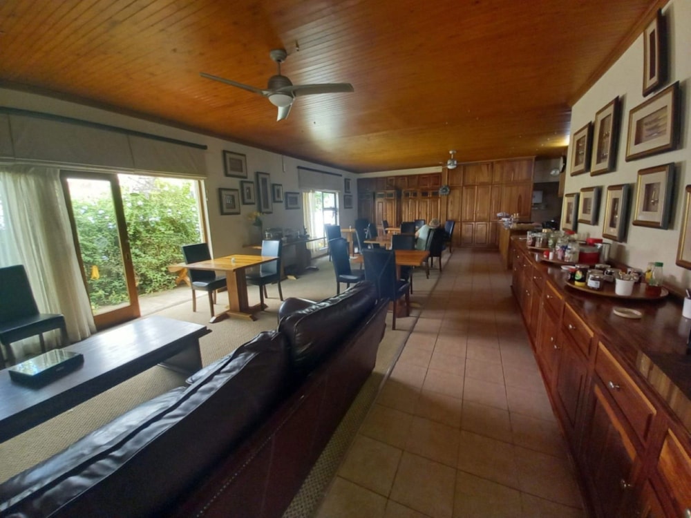 Commercial Building for sale in Rhodesdene - 1KJ1648820