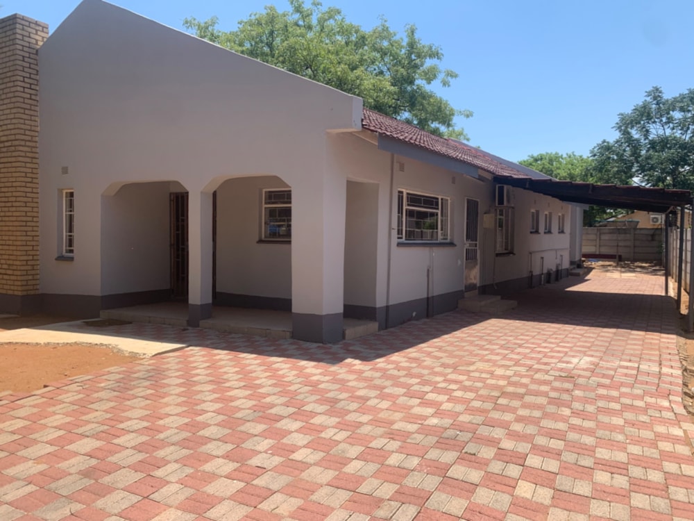 House to rent in Phakalane, Botswana - 3BO1718705