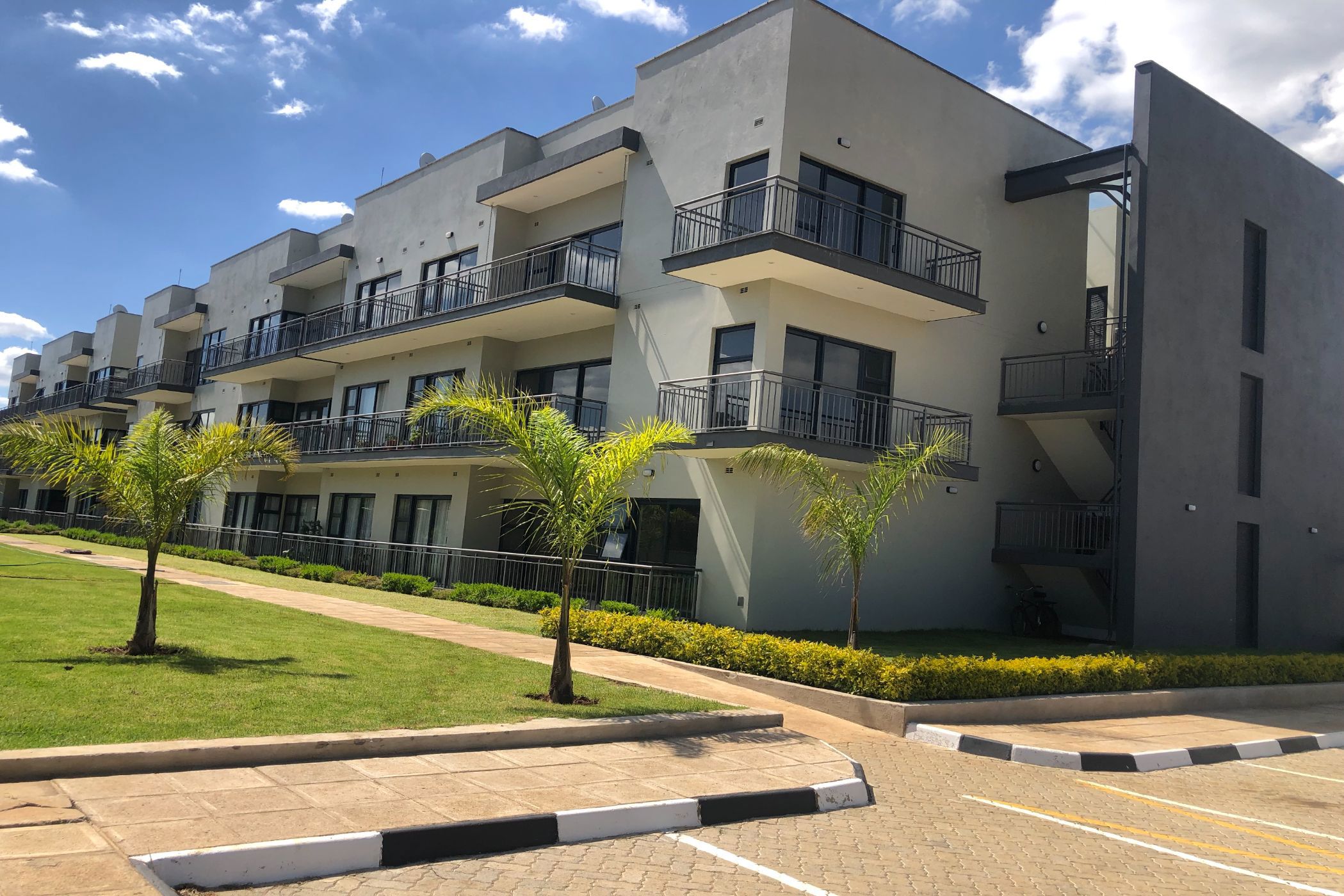 Apartment for sale in Borrowdale West, Zimbabwe - 3ZB1648065
