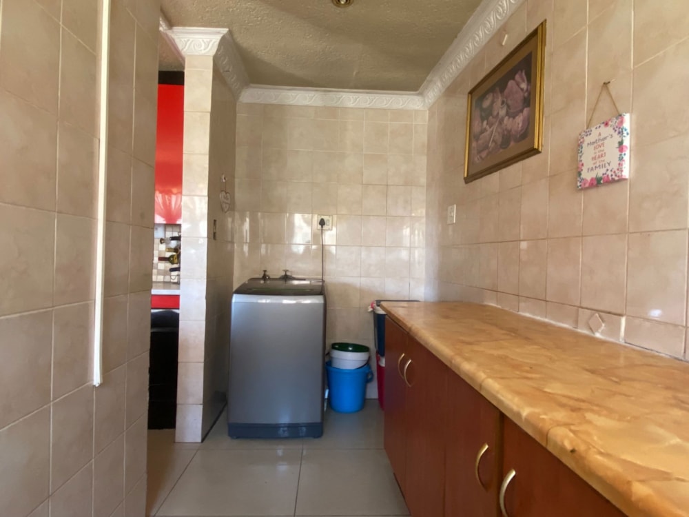 House sold in Sebokeng Zone 10 - 1VT1648170 House sold in Sebokeng Zone 10 - 1VT1648170