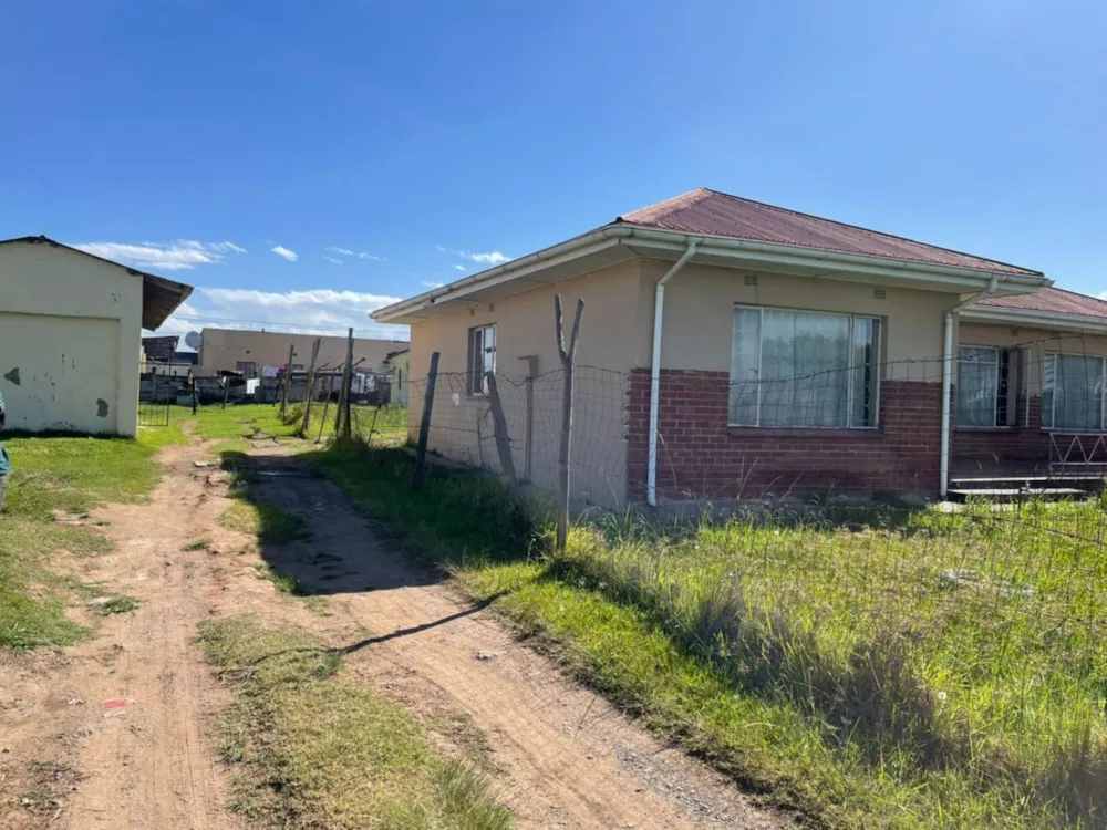 House for sale in Mthatha - 1MH1648244