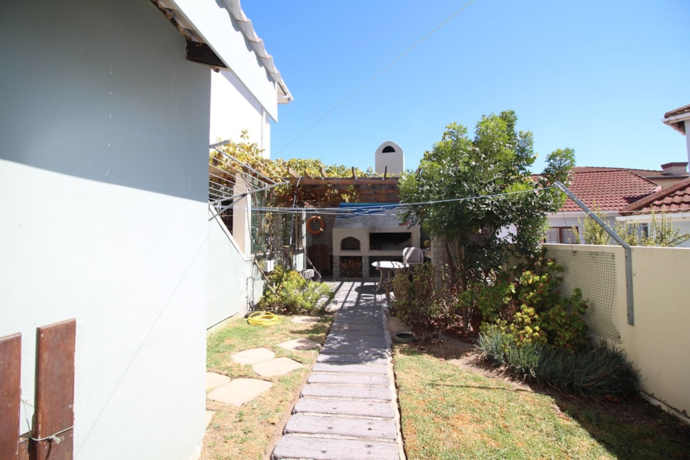 House sold in Port Owen - LA1648639