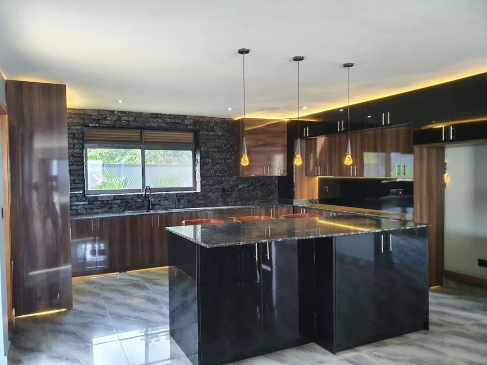 Double-storey house for sale in Kigo, Uganda - 3UG1649826 Double-storey house for sale in Kigo, Uganda - 3UG1649826