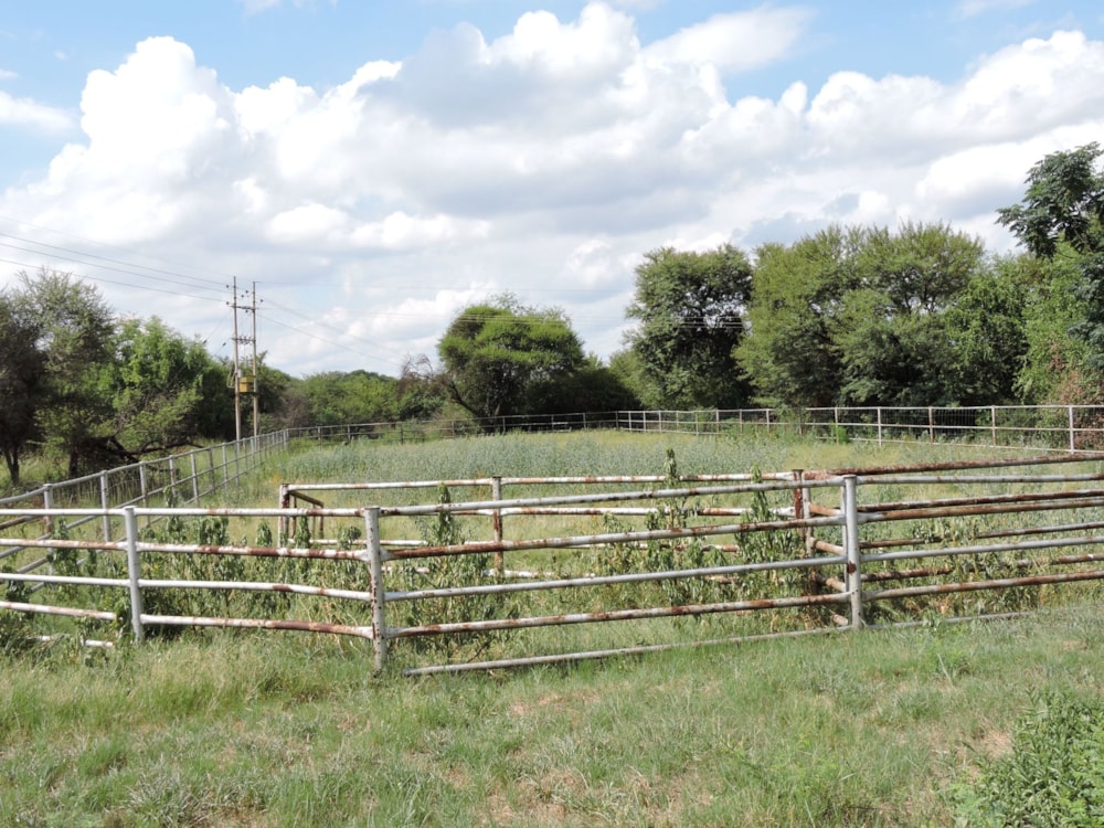 Smallholding for sale in Rustenburg - 1RU1648550