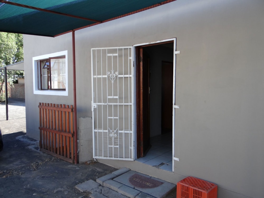 Cluster sold in Beaufort West - 1KK1648753 Cluster sold in Beaufort West - 1KK1648753