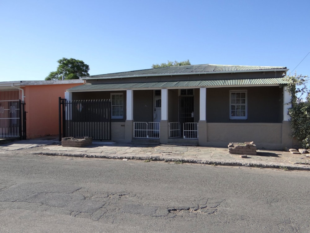Cluster sold in Beaufort West - 1KK1648753 Cluster sold in Beaufort West - 1KK1648753