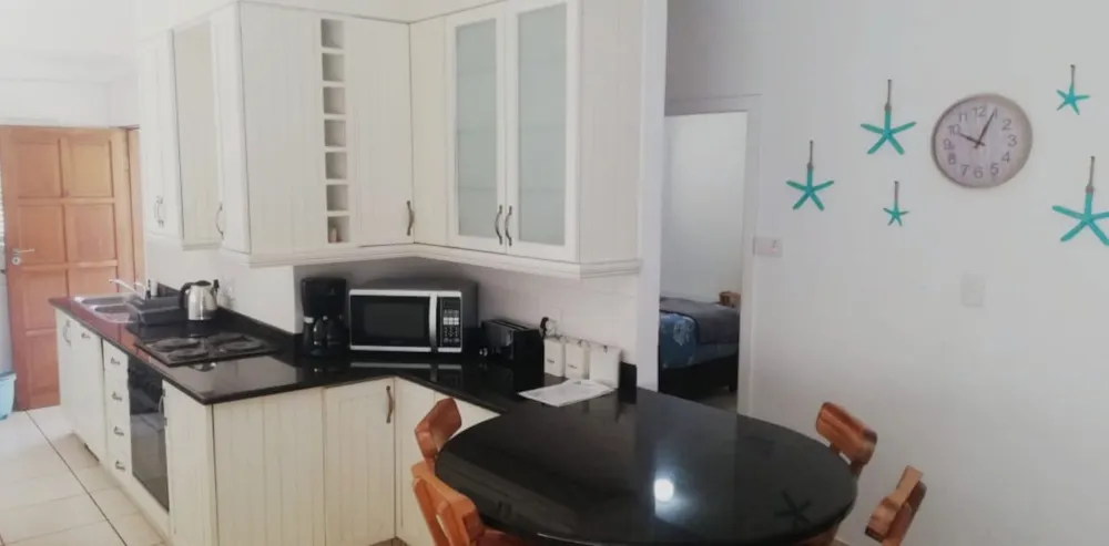 Security complex home let in Melville, Port Shepstone - 1PX1644901 Security complex home let in Melville, Port Shepstone - 1PX1644901