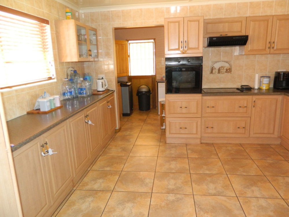 Single-storey house sold in Springbok - 1NA1646856 Single-storey house sold in Springbok - 1NA1646856