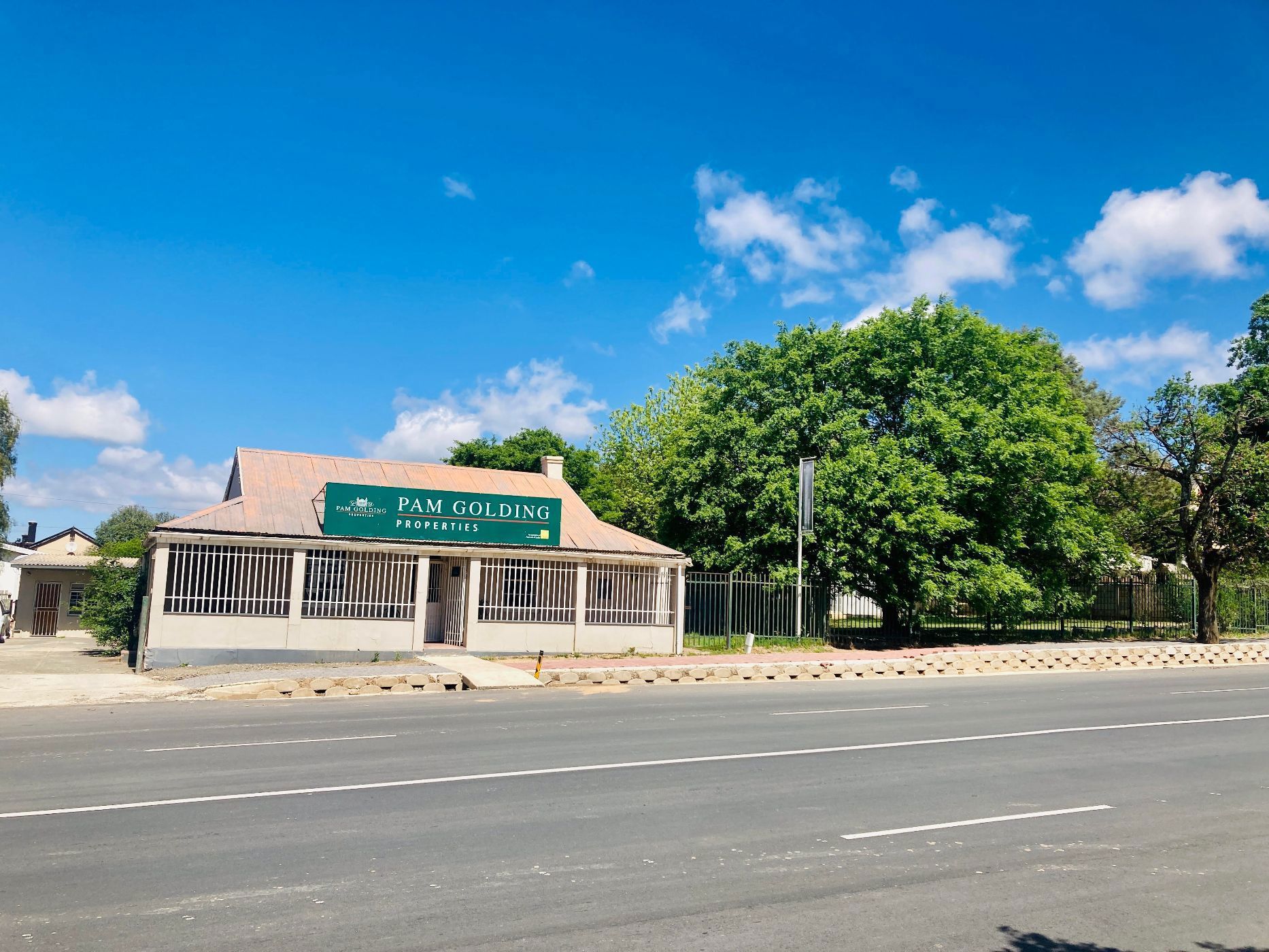 Commercial office to rent in Kokstad - 1UB1697698