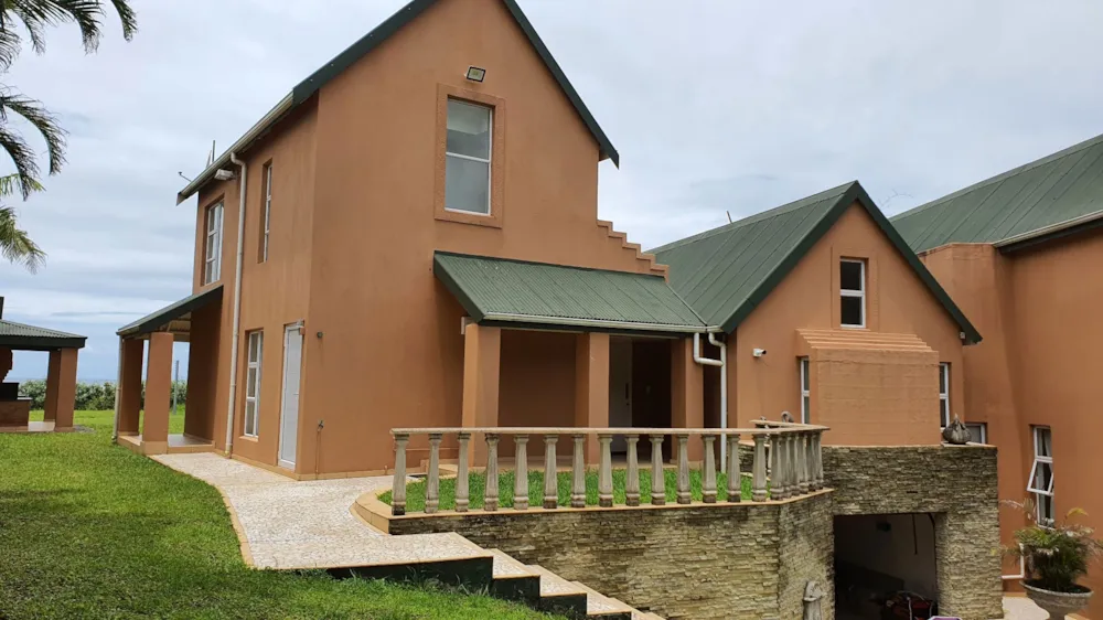 Beachfront villa for sale in Glenmore Beach - 1PD1644960
