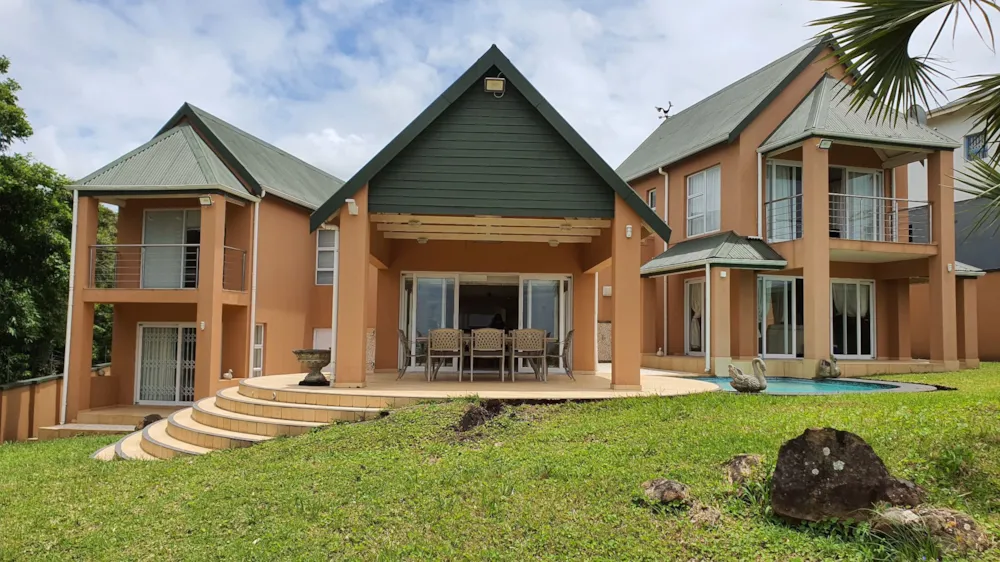 Beachfront villa for sale in Glenmore Beach - 1PD1644960
