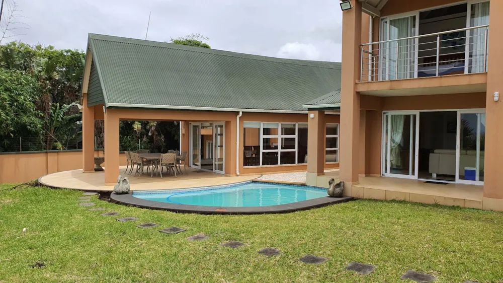 Beachfront villa for sale in Glenmore Beach - 1PD1644960