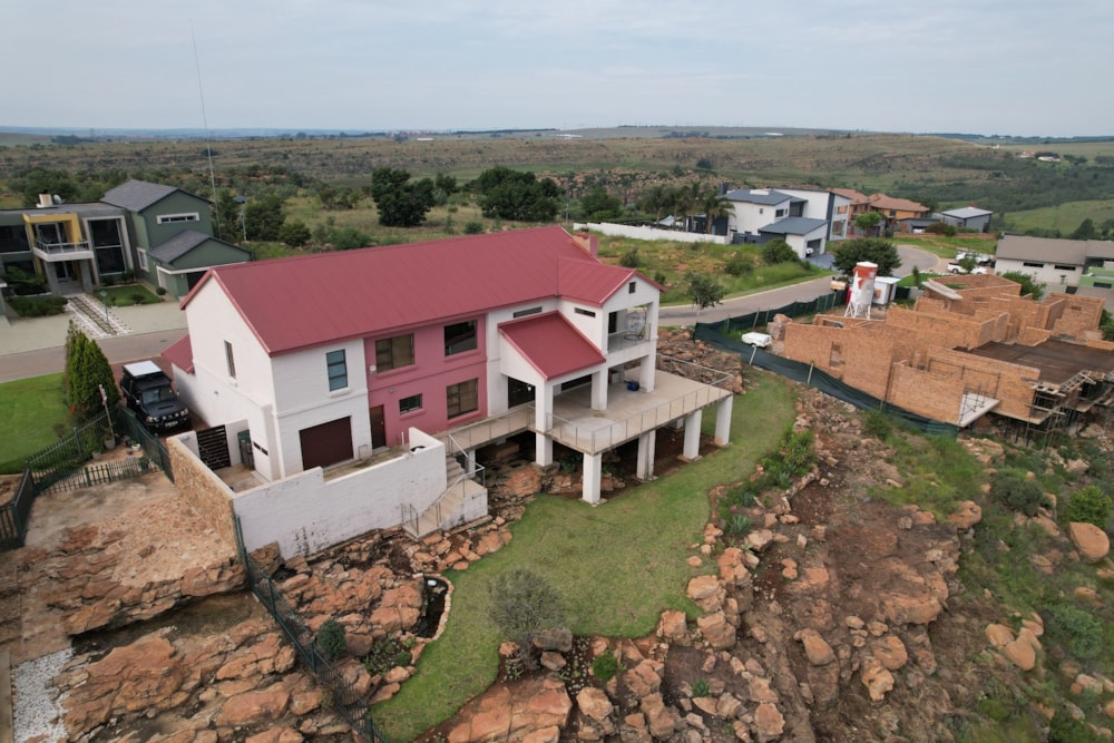 Security estate home for sale in Aquavista Mountain Estate - PRN1646198