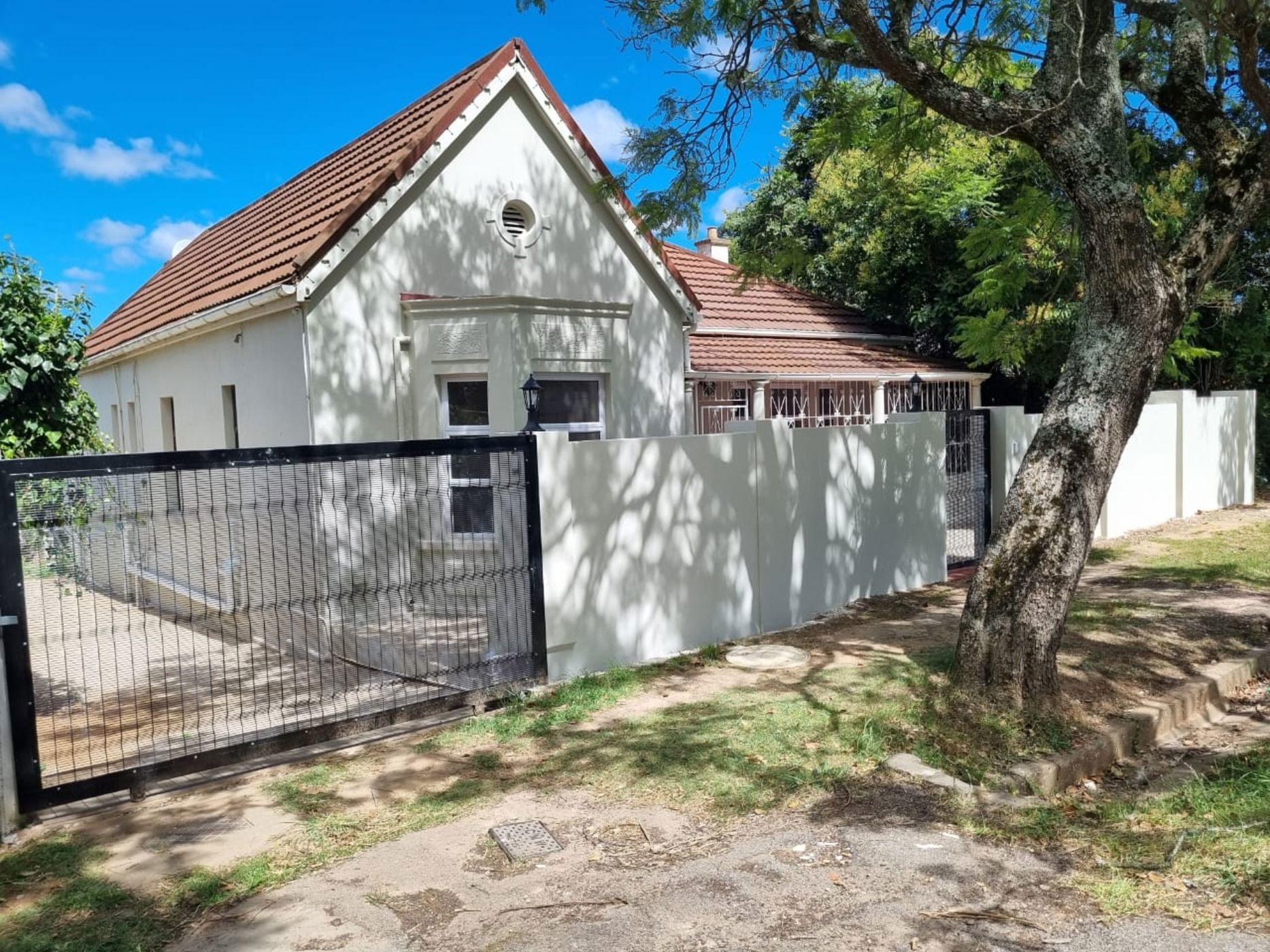 House let in Kingswood - 1GC1716610