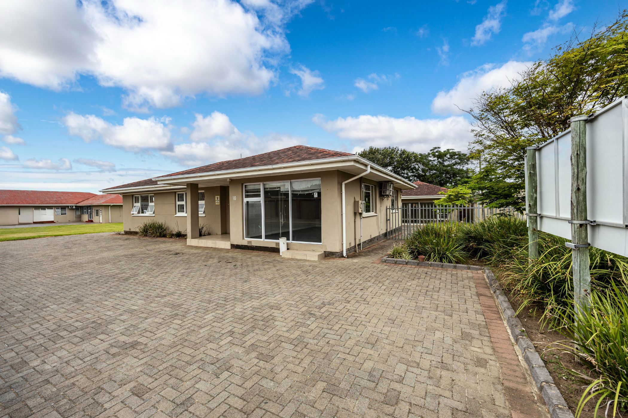 Commercial Building for sale in Gonubie - 1EZ1726223