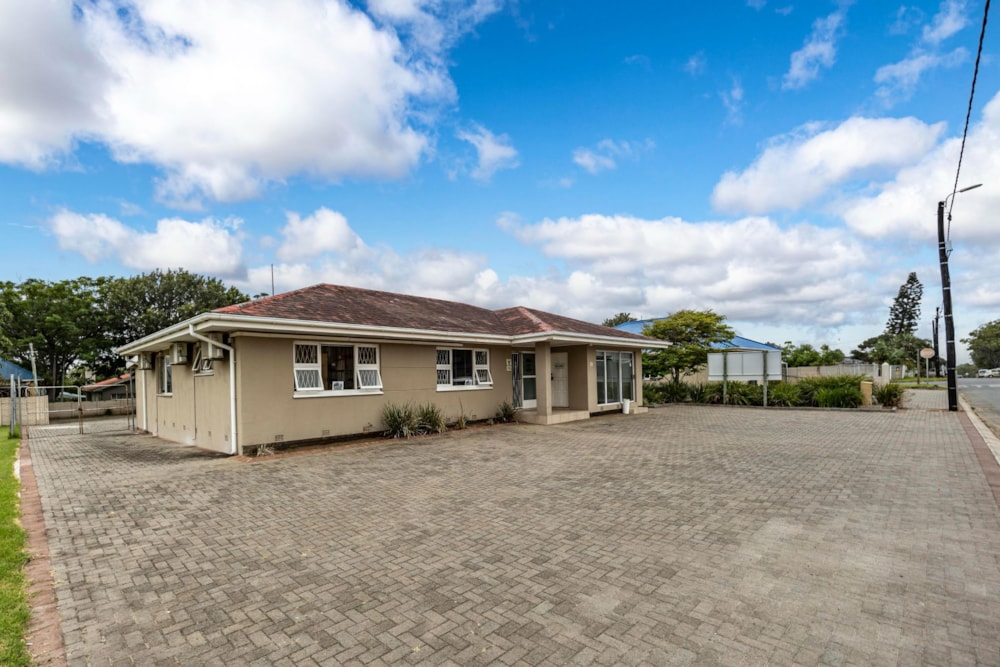 Commercial Building for sale in Gonubie - 1EZ1726223