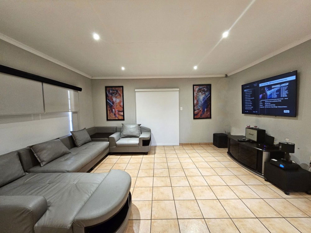 Security complex home let in Melodie - 1HR1692340 Security complex home let in Melodie - 1HR1692340