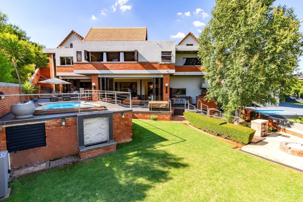 Security estate home for sale in Xanadu - 1HR1645526