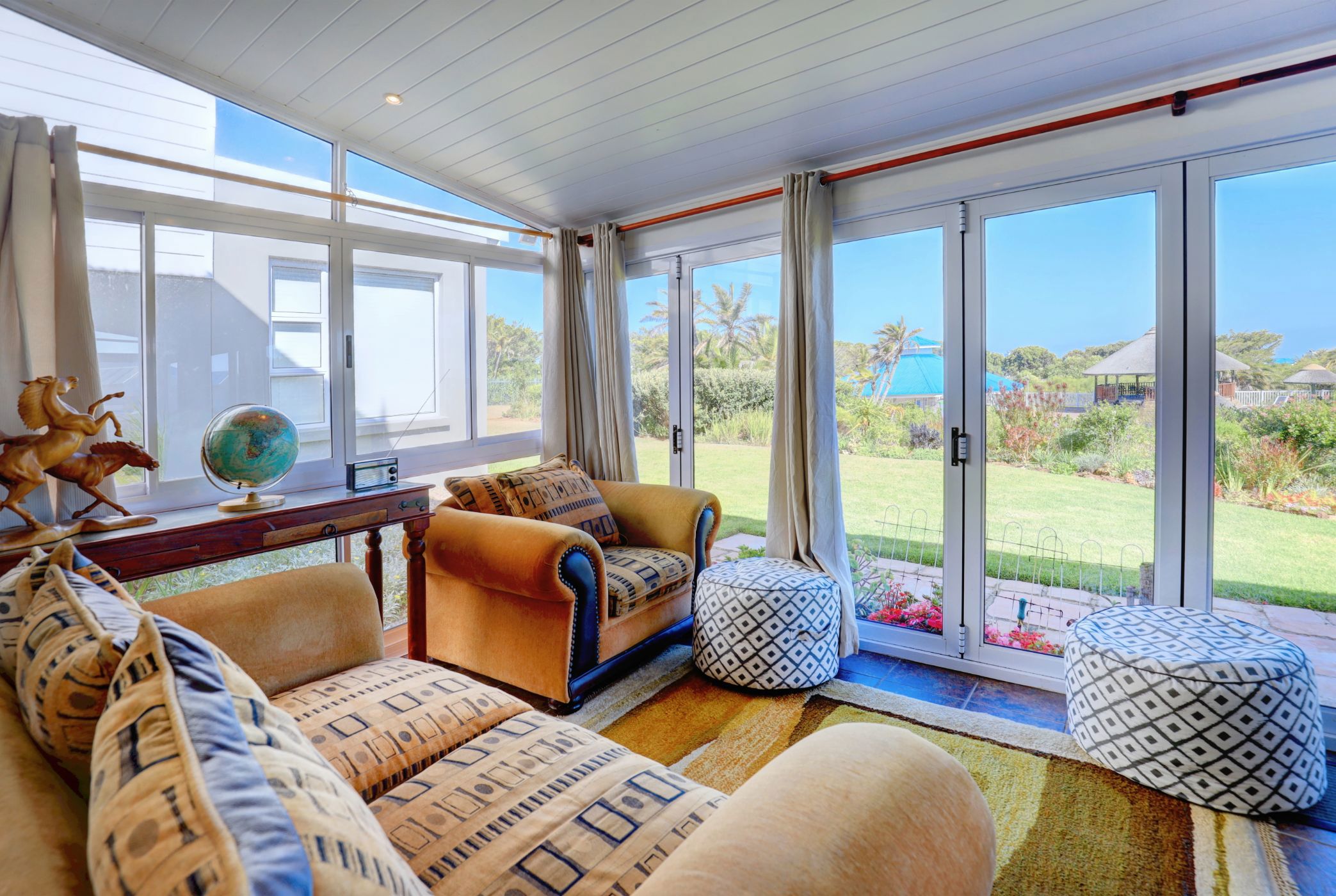 Townhouse for sale in Pinnacle Point Golf Estate - 1MB1647125